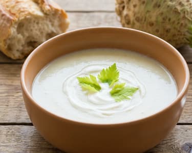 Samtige Selleriecremesuppe