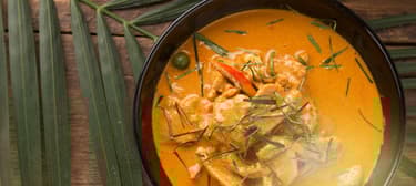 Rotes Thai-Curry mit Hähnchenfilet