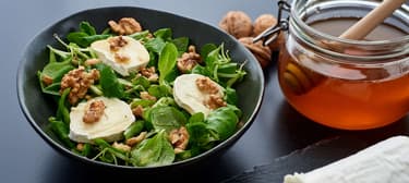 Feldsalat mit Ziegenkäse