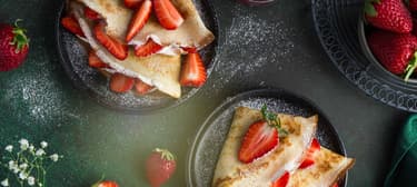 Frühstücks-Crêpes mit Obst und Joghurt 