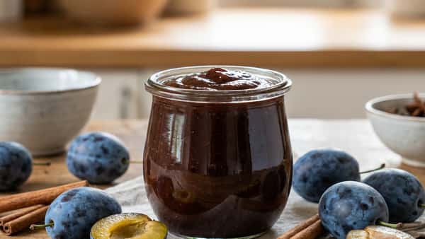 Zwetschgenmus selber machen: Das traditionelle Rezept ohne Gelierzucker