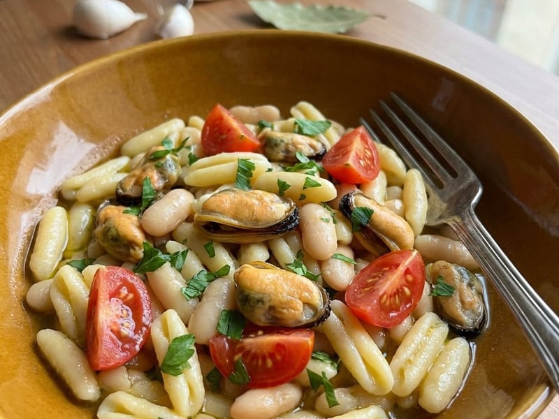 Pasta mit Miesmuscheln und weißen Bohnen