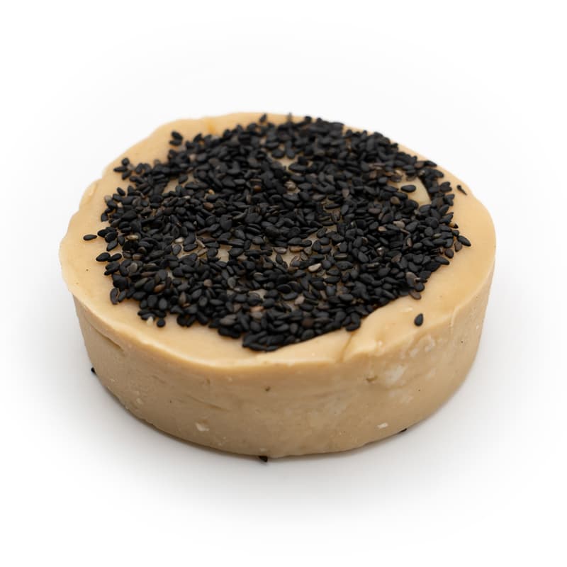 Jane's Cheeze Dom de Neige mit kandiertem Ingwer und schwarzem Sesam VEGAN