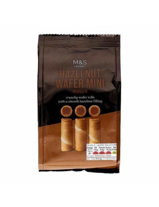 Marks & Spencer Waffelröllchen mit Haselnussfüllung
